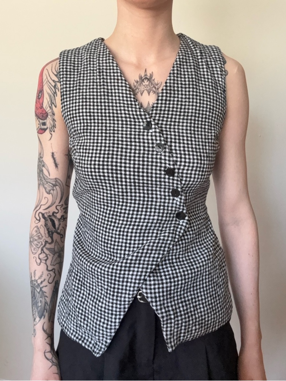 Abercrombie & Fitch Black and White Gingham Sleeveless Button-Front Vest